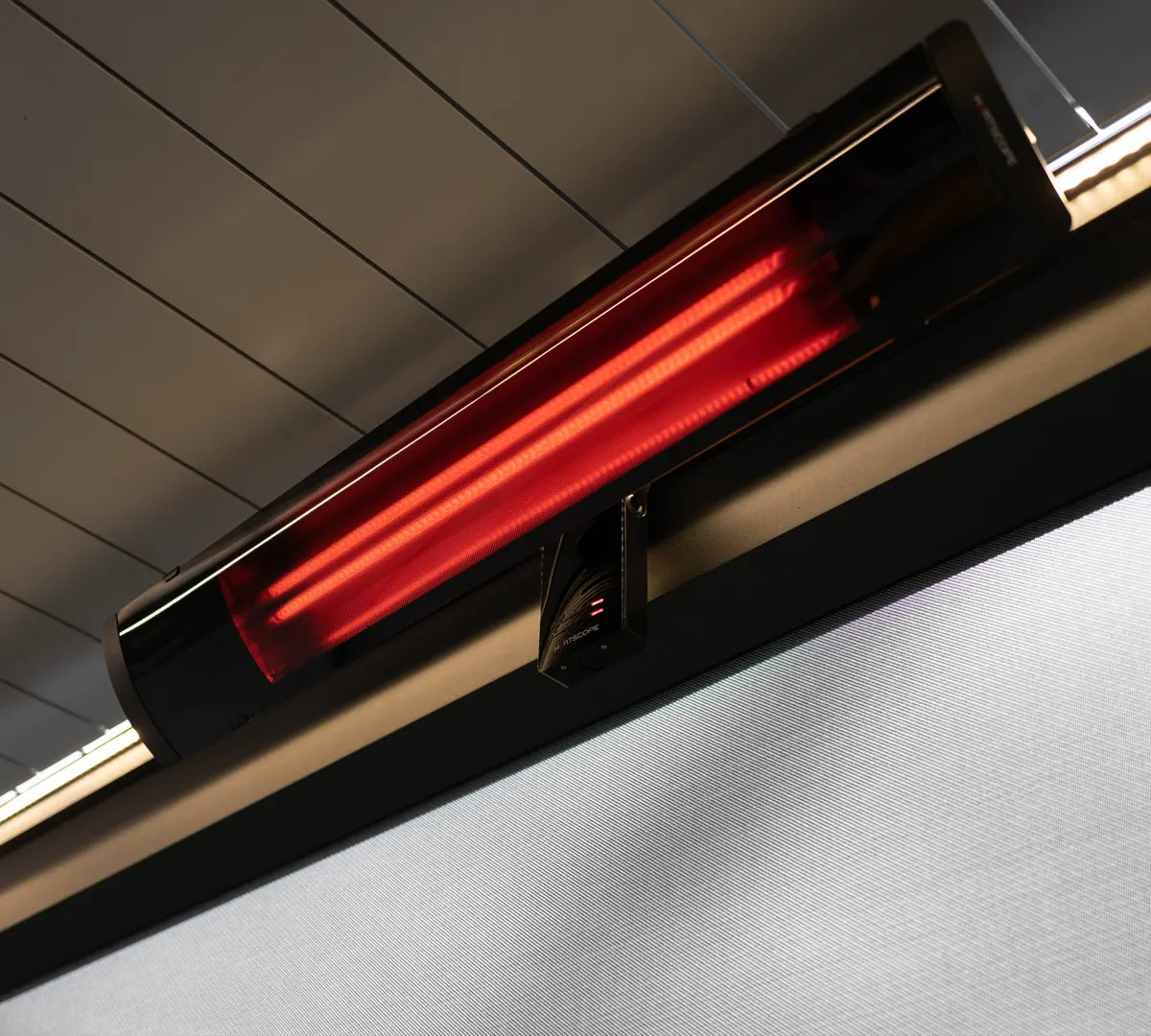 HEATSCOPE SmartBox zamontowany przy promienniku