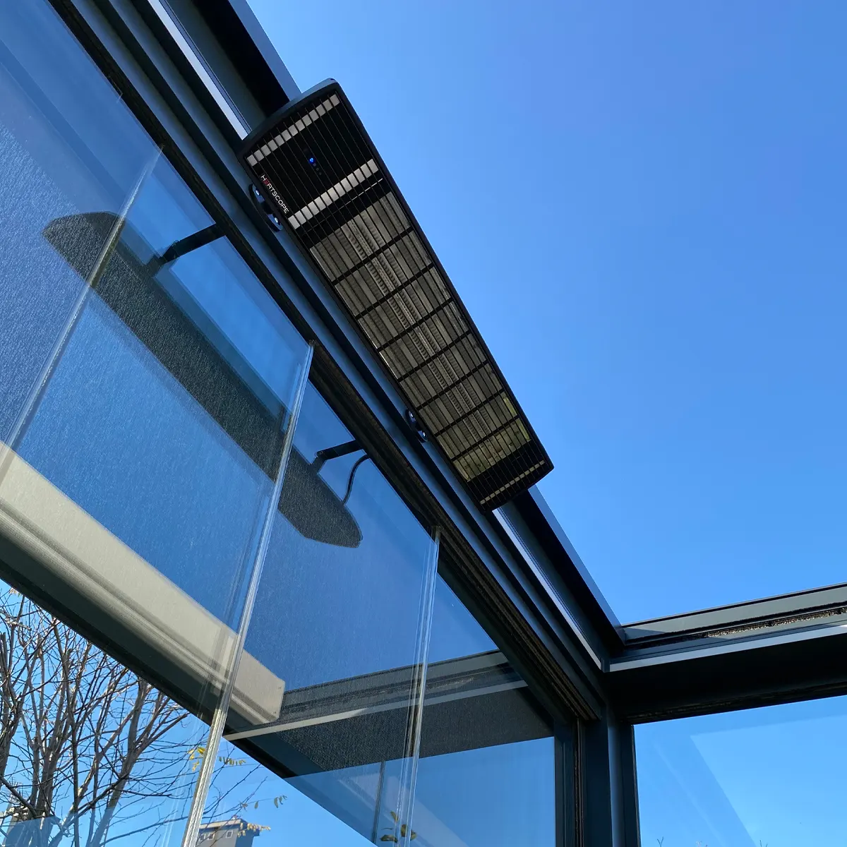 Promiennik HEATSCOPE zamontowany na tarasie